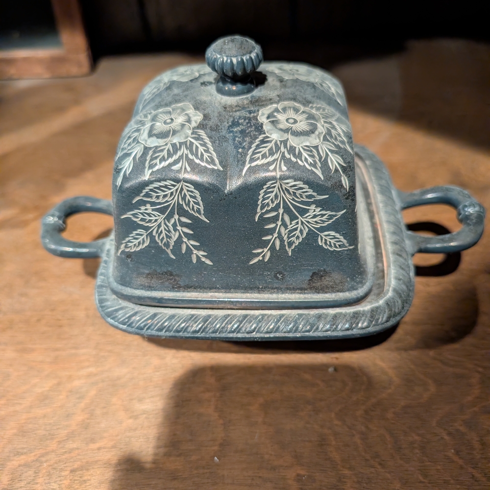 Middletown Plate Co. Silverplate Butter Dish